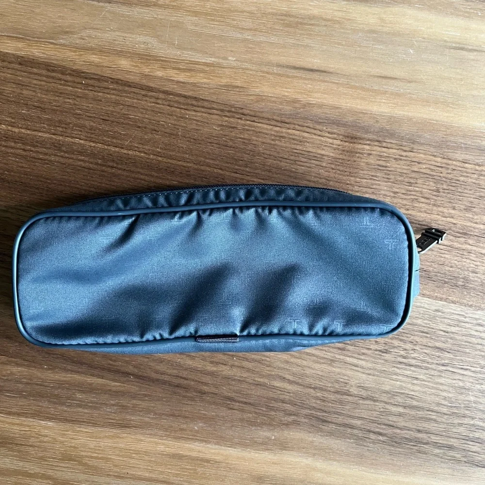 TUMI Men's Grey Bag - travel size